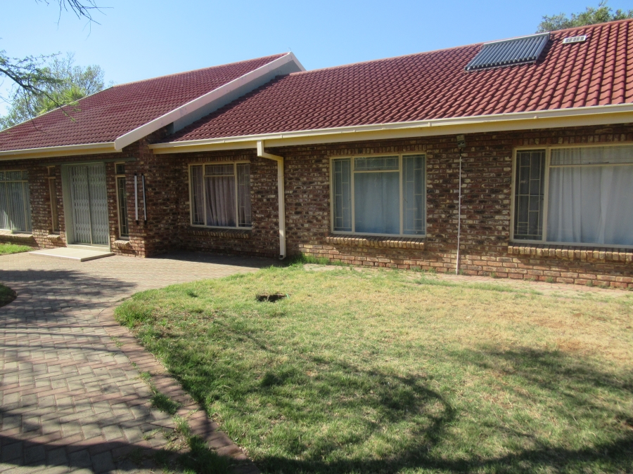 4 Bedroom Property for Sale in Riebeeckstad Free State